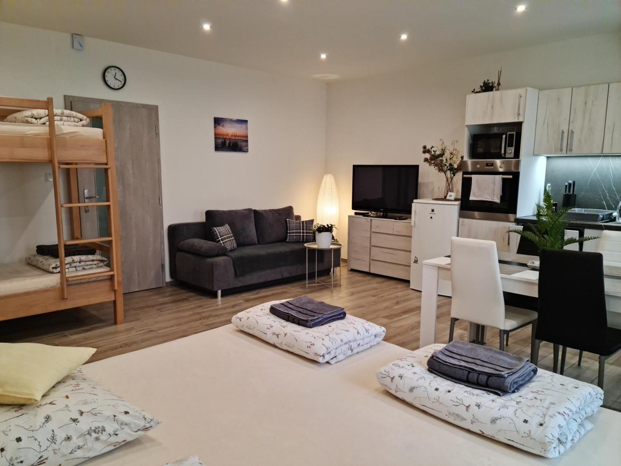 Apartmany Zirec Dvůr Králové nad Labem Bagian luar foto