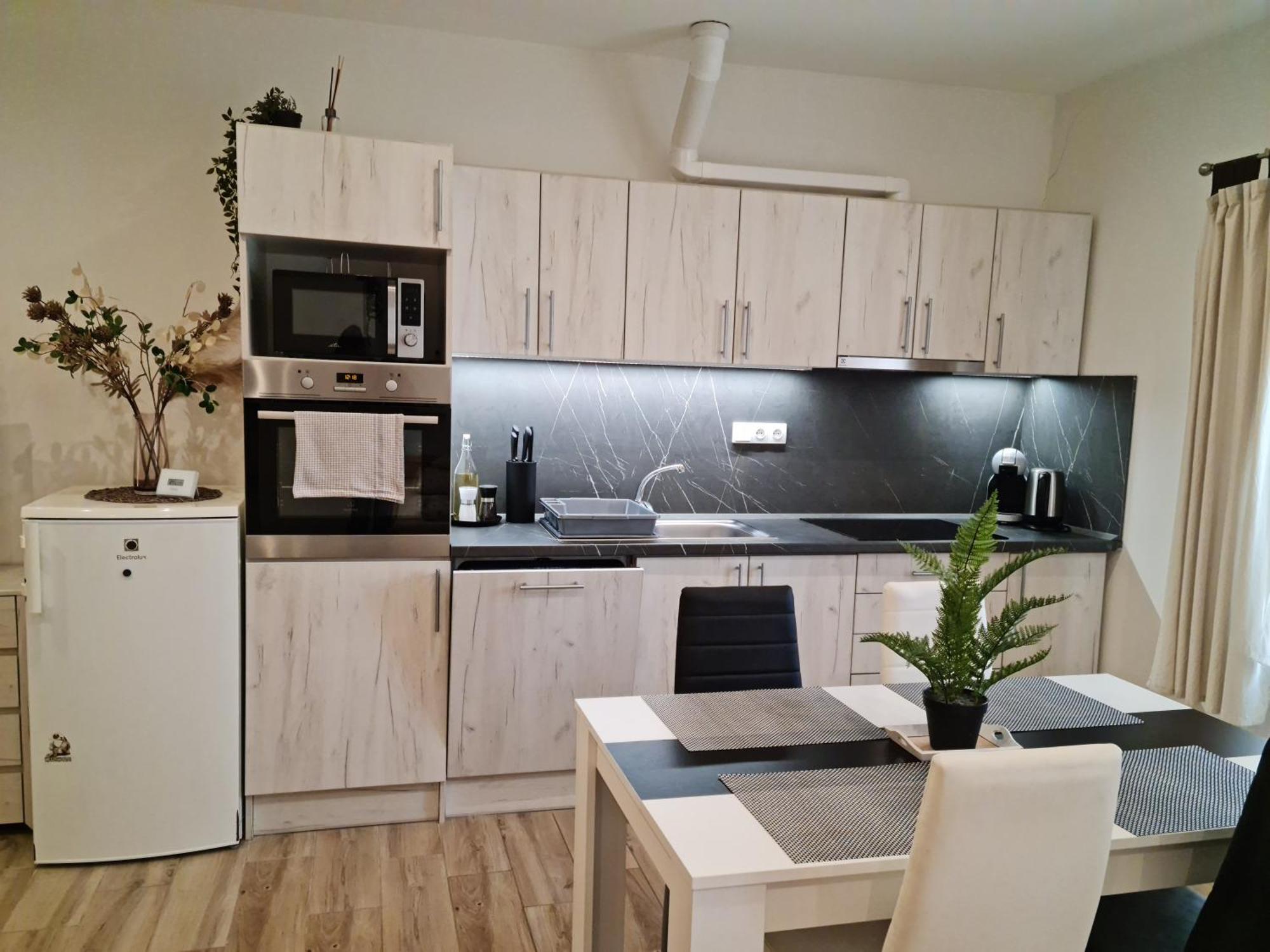 Apartmany Zirec Dvůr Králové nad Labem Bagian luar foto